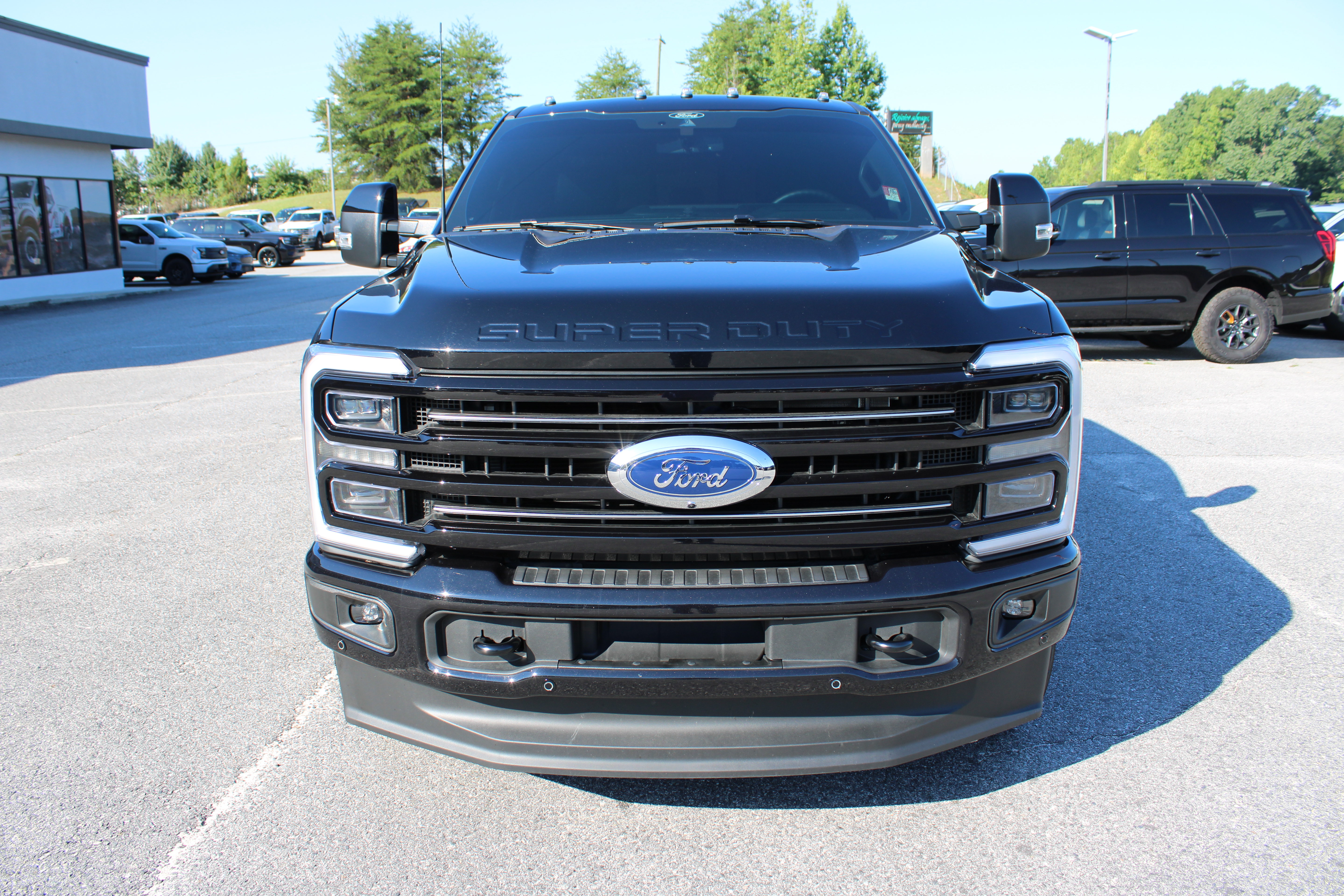 Used 2025 Ford F350 Platinum AWD/4WD image 3