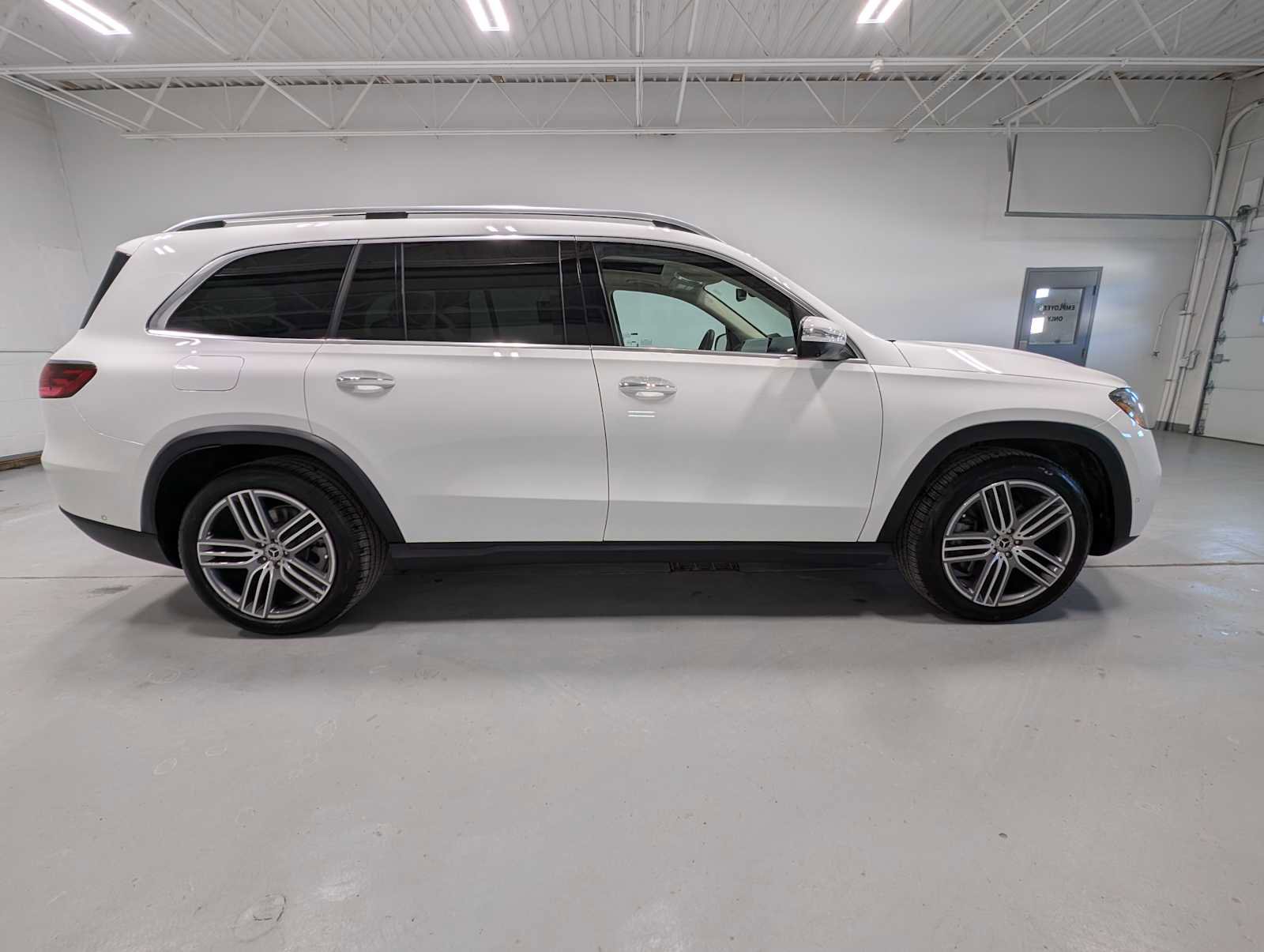 Certified 2026 Mercedes-Benz GLS 450 4MATIC image 7