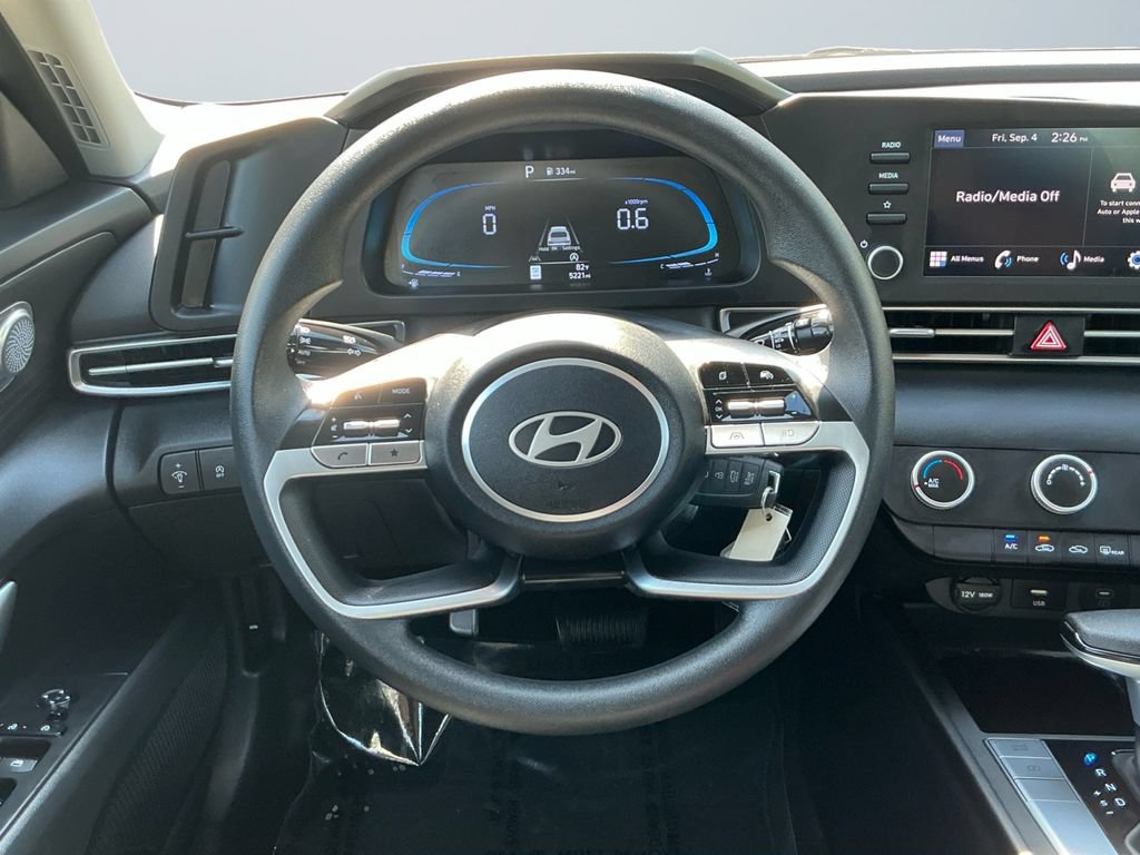 Used 2026 Hyundai Elantra SE FWD image 13