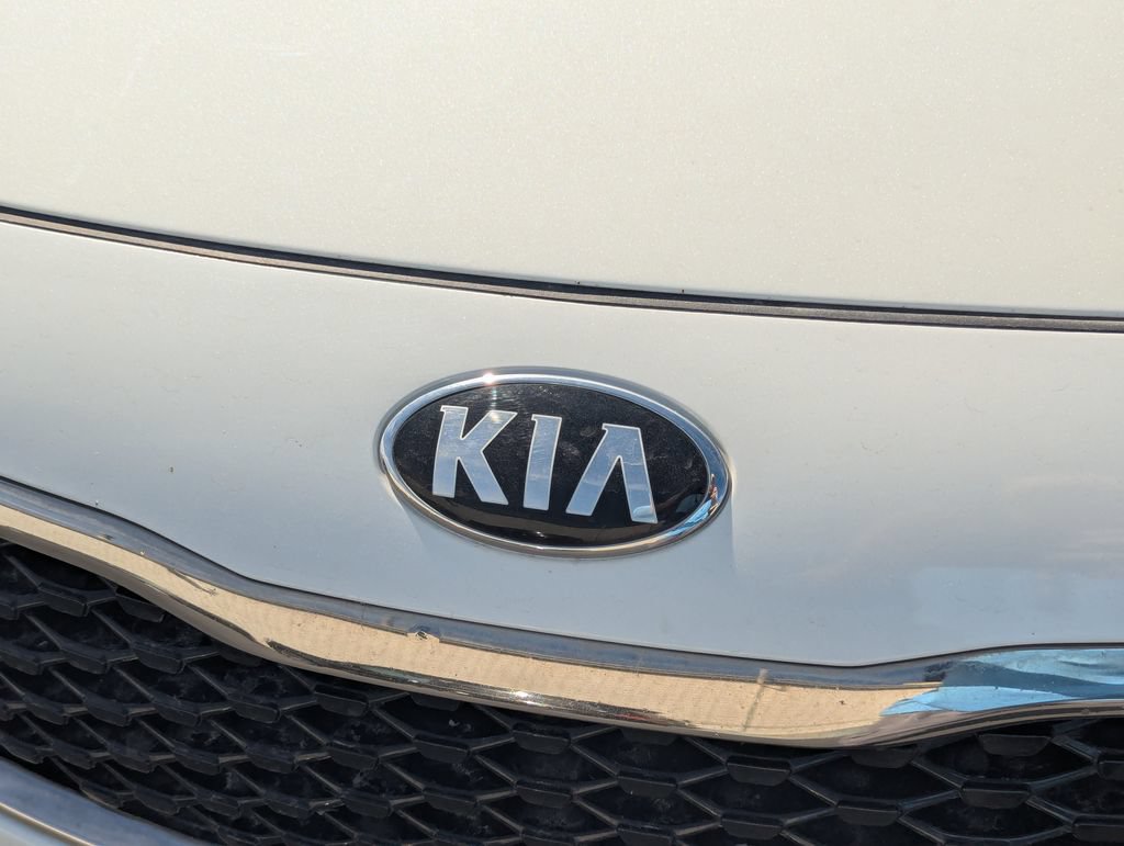 Used 2017 Kia Optima LX w/ Option Group 014 FWD image 10