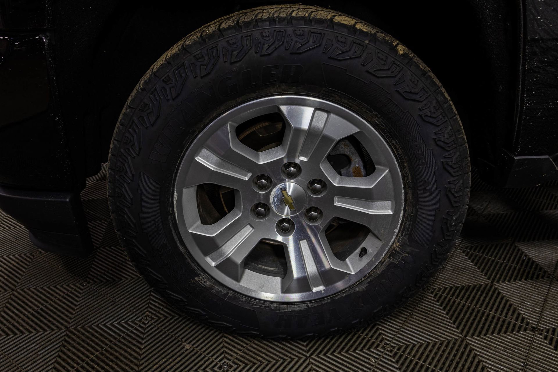 Used 2018 Chevrolet Silverado 1500 LT w/ LT Convenience Package image 39