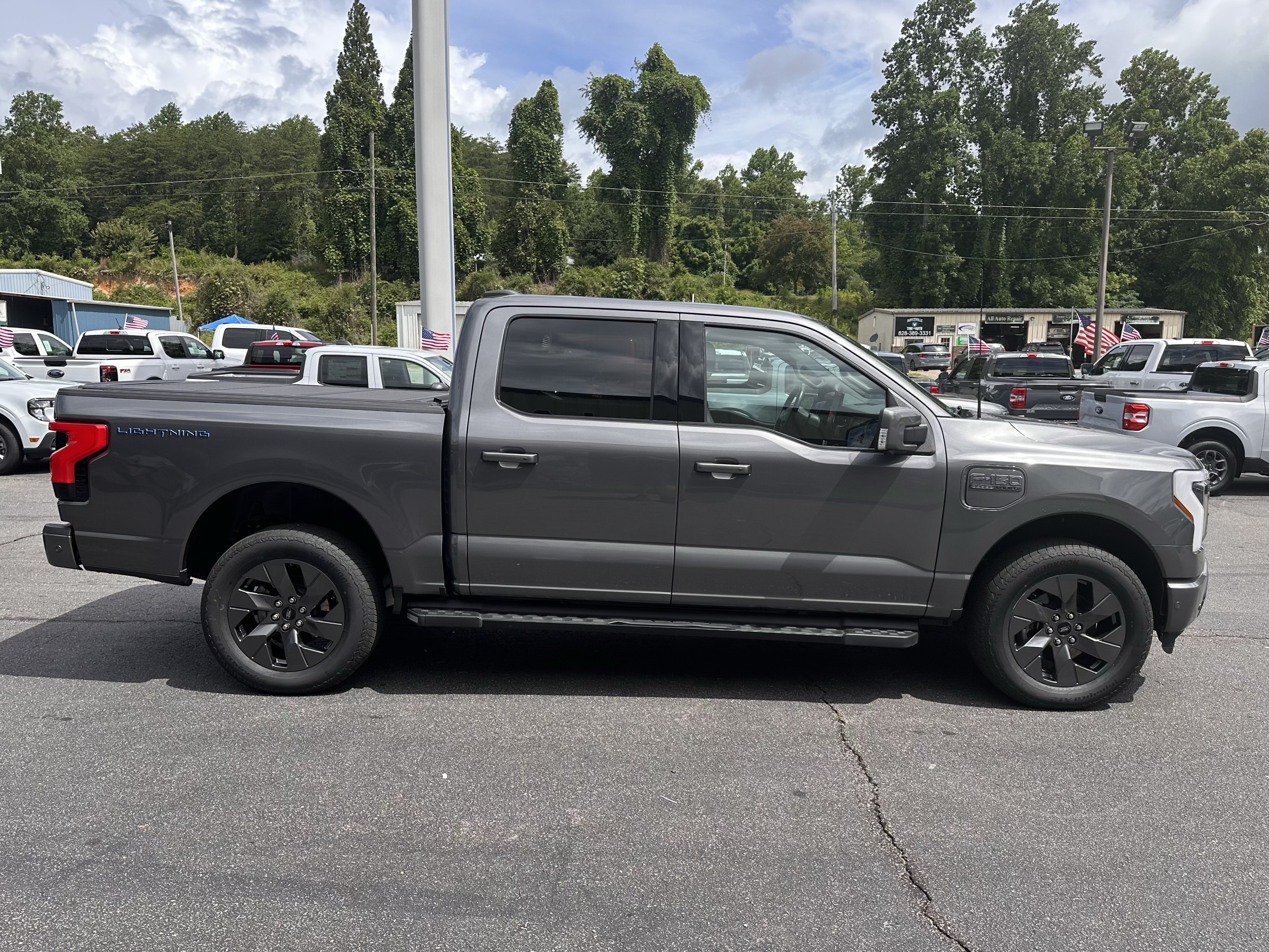 Used 2023 Ford F150 Lightning Lariat w/ Max Trailer Tow Package AWD/4WD image 5