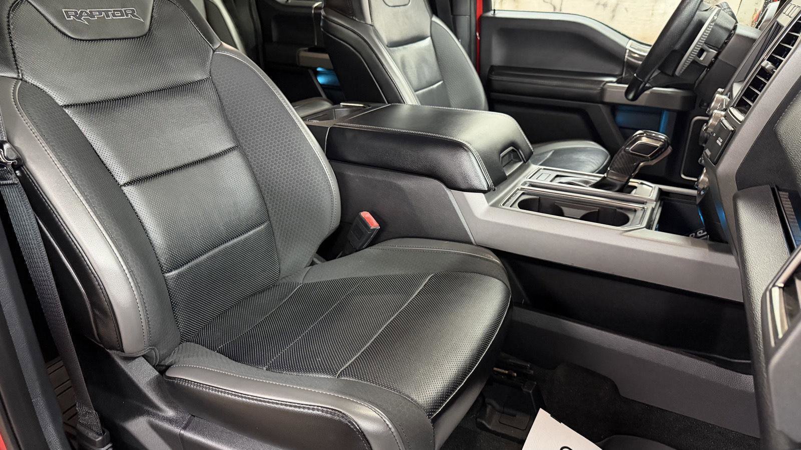 Used 2019 Ford F150 Raptor w/ Equipment Group 802A Luxury image 28