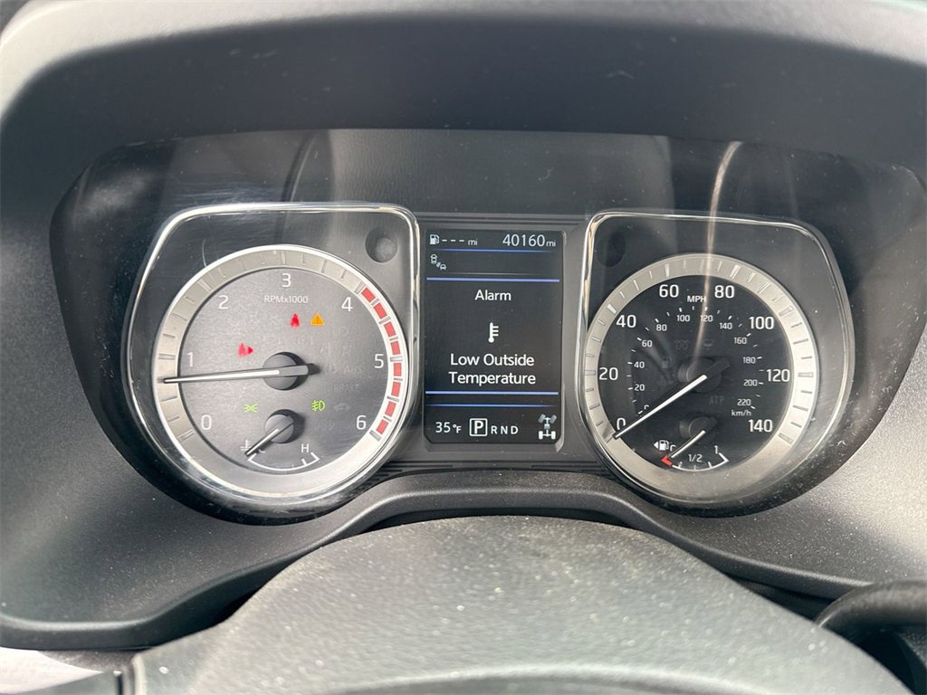 Used 2019 Nissan Titan SL w/ Midnight Edition image 15