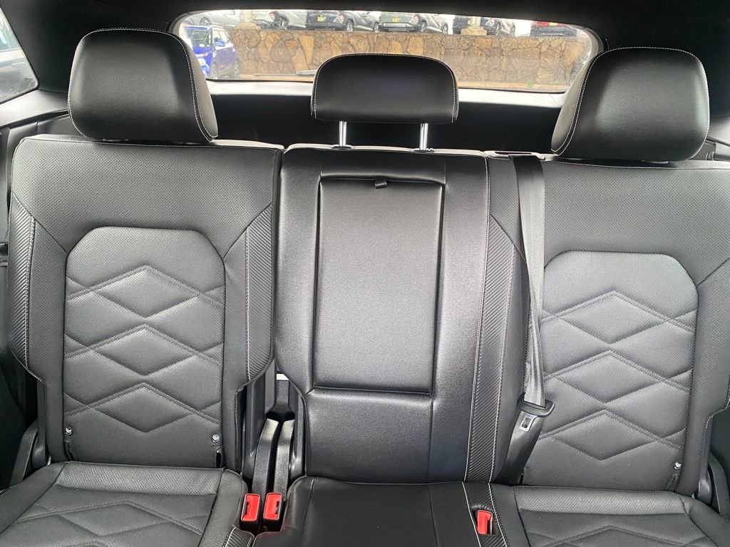 Used 2024 Volkswagen Atlas Cross Sport SE image 36