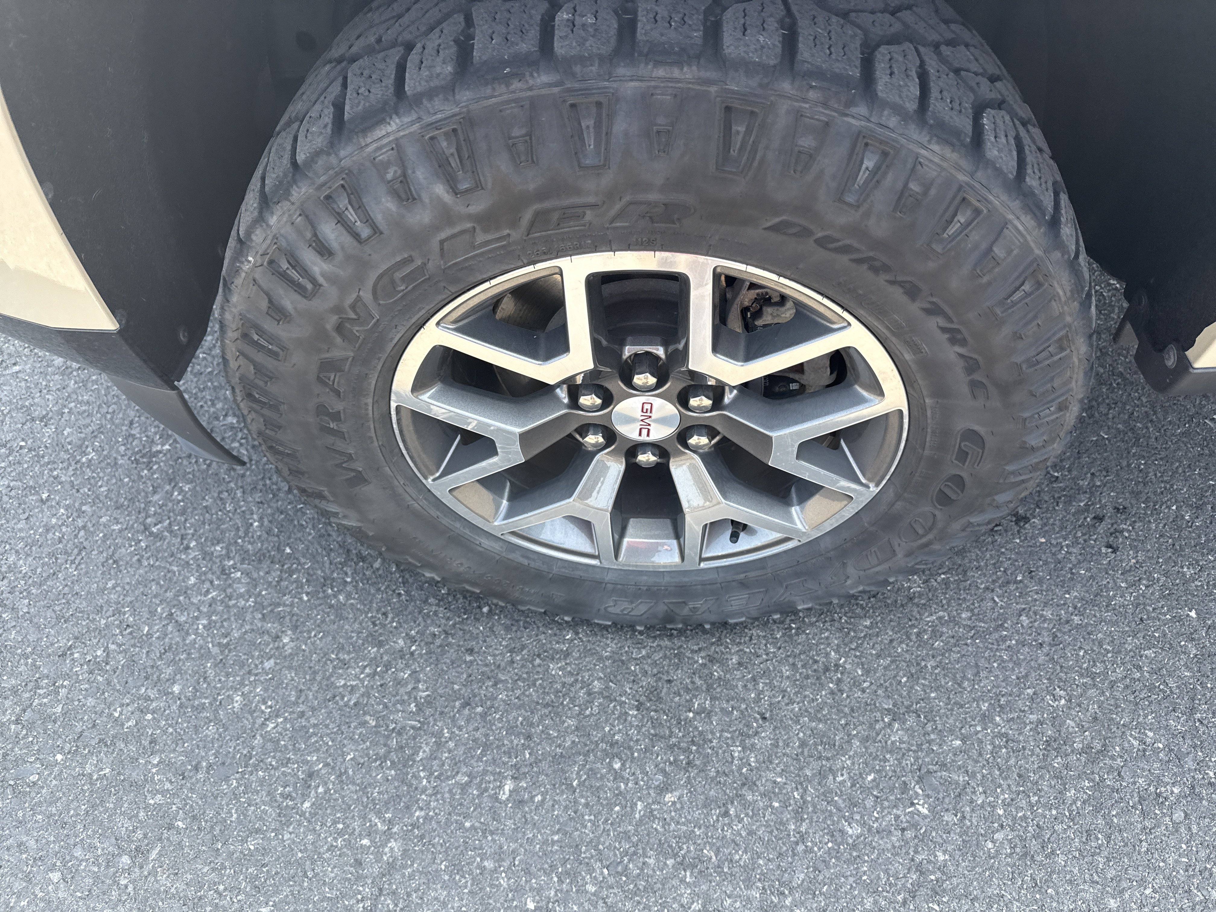 Used 2022 GMC Canyon AT4 w/ Trailering Package AWD/4WD image 10