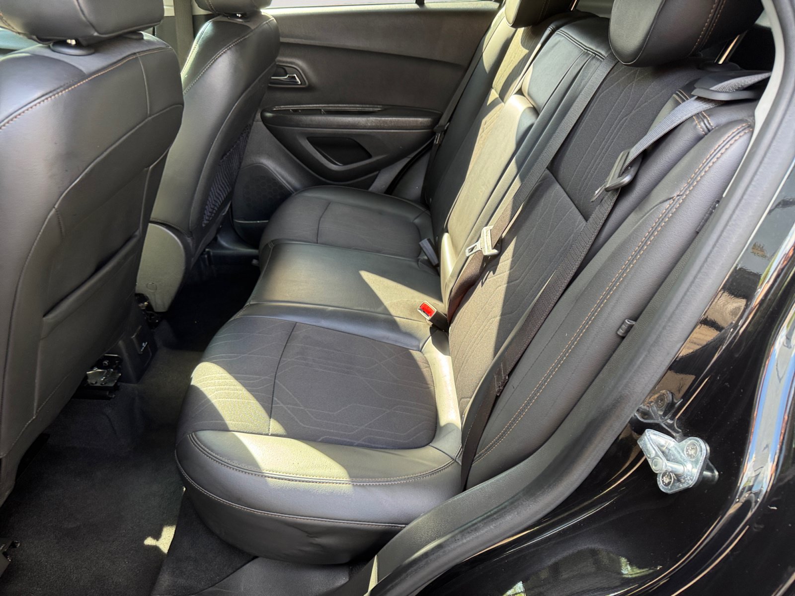 Used 2020 Chevrolet Trax LT w/ LT Convenience Package FWD image 13