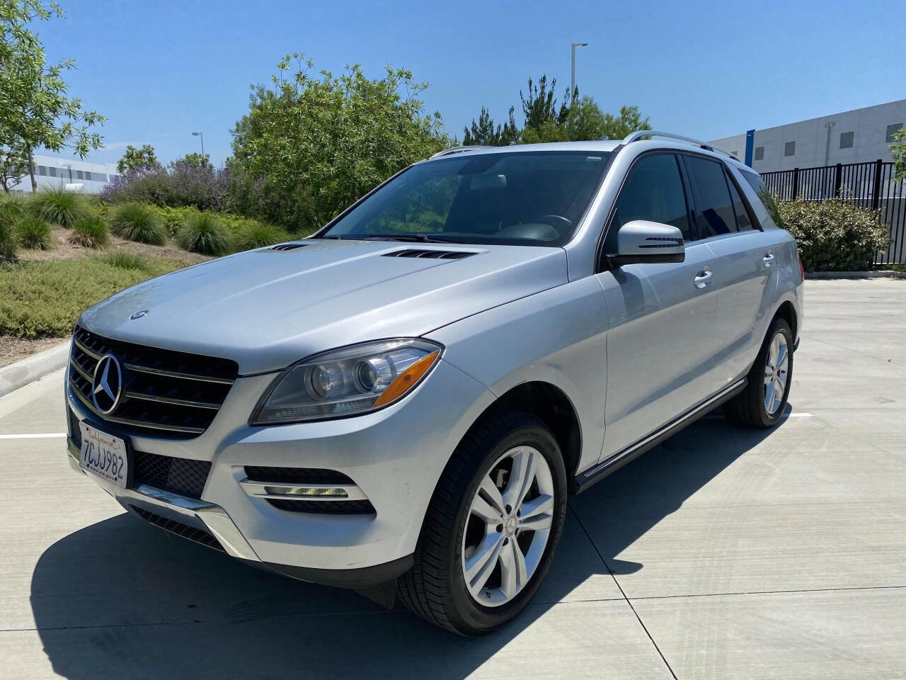 Used 2013 Mercedes-Benz ML 350 BlueTEC 4MATIC w/ Premium 1 Pkg image 1