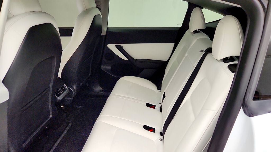 Used 2022 Tesla Model Y Performance AWD/4WD image 25