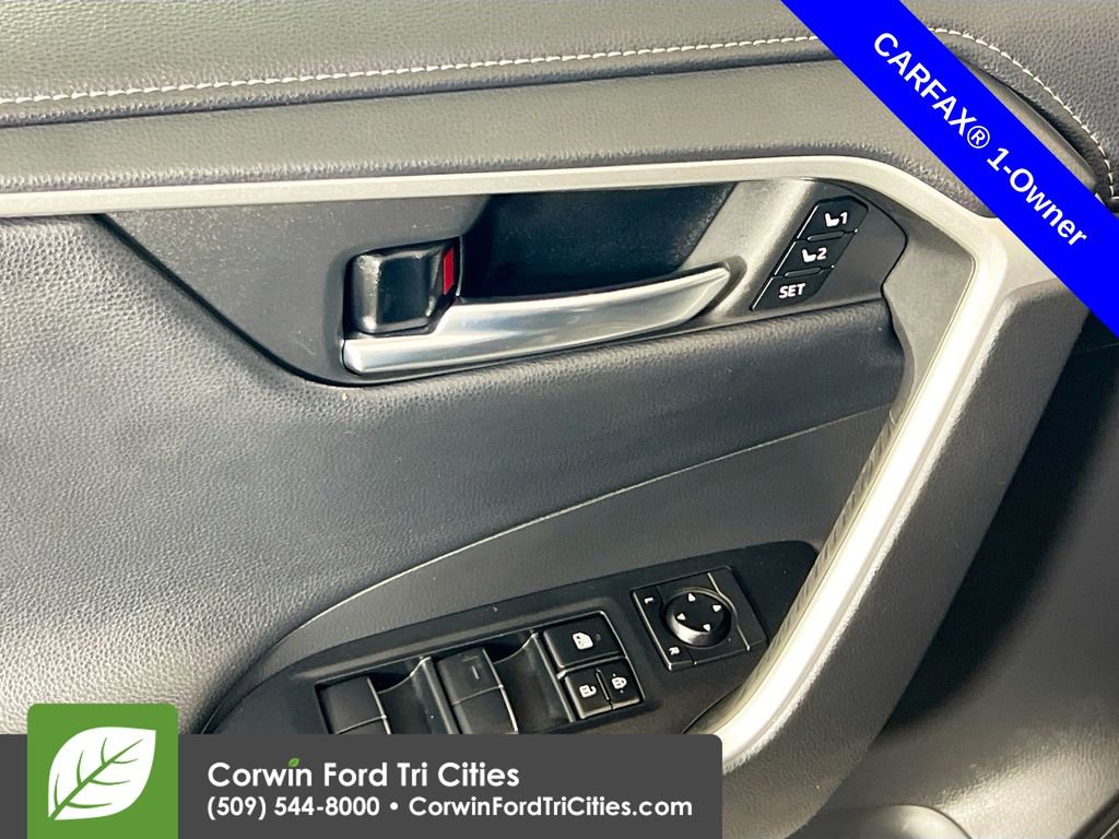 Used 2021 Toyota RAV4 Limited image 12