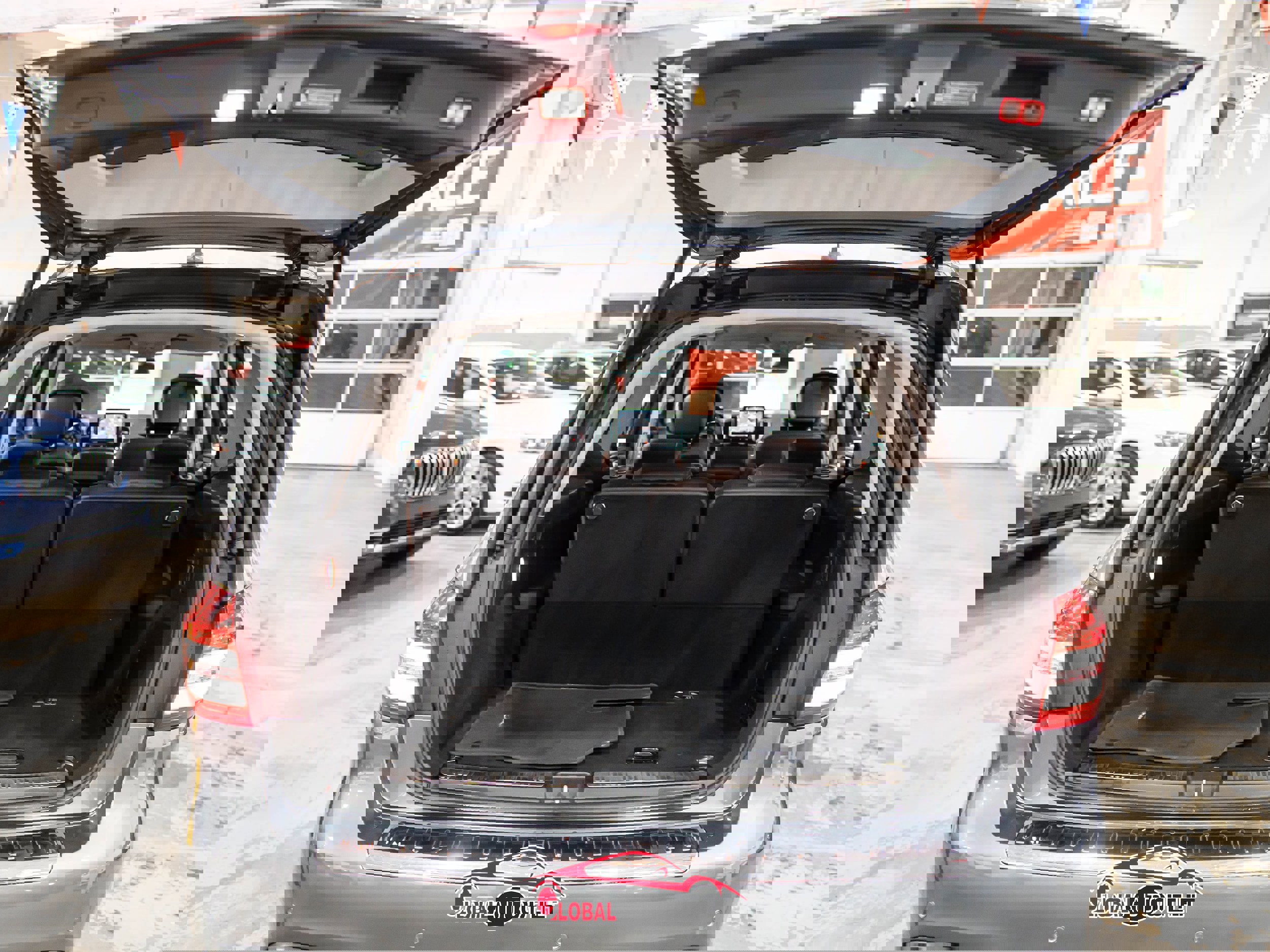 Used 2018 Mercedes-Benz GLS 550 4MATIC w/ Driver Assistance Package image 52