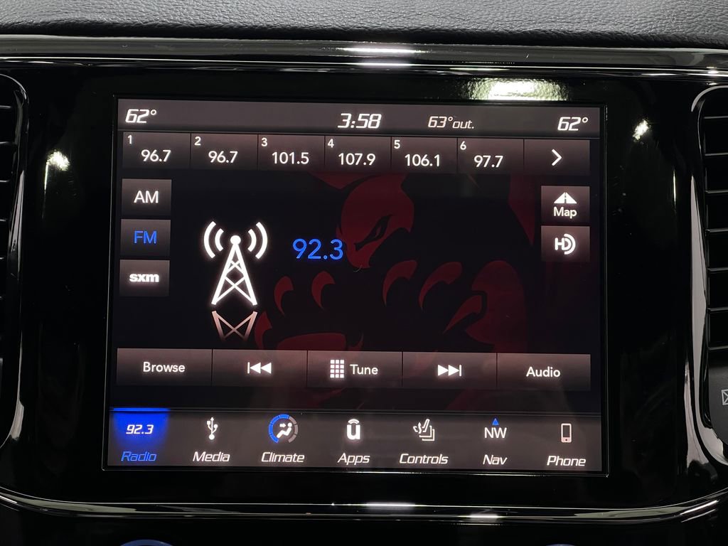 Used 2019 Jeep Grand Cherokee Altitude image 25