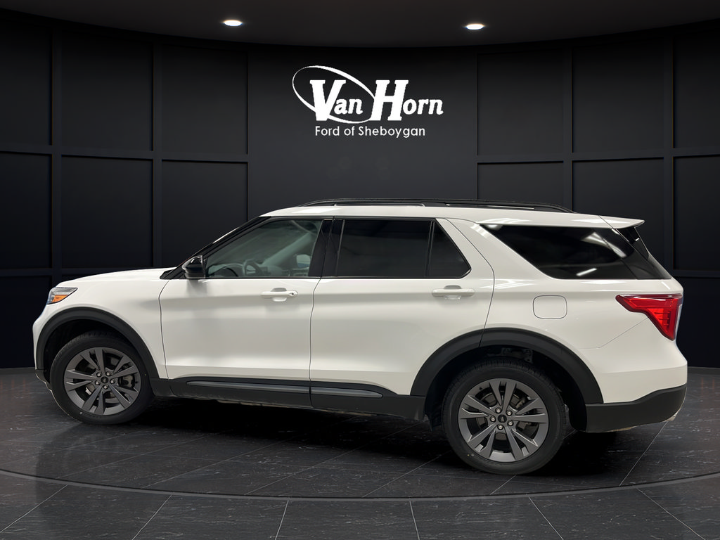 Used 2023 Ford Explorer XLT w/ Equipment Group 202A AWD/4WD image 6