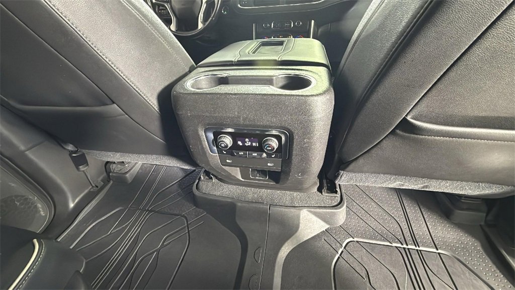 Used 2021 Chevrolet Suburban Premier image 31