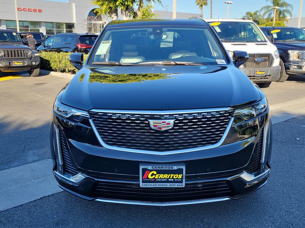 Used 2025 Cadillac XT6 Premium Luxury image 24