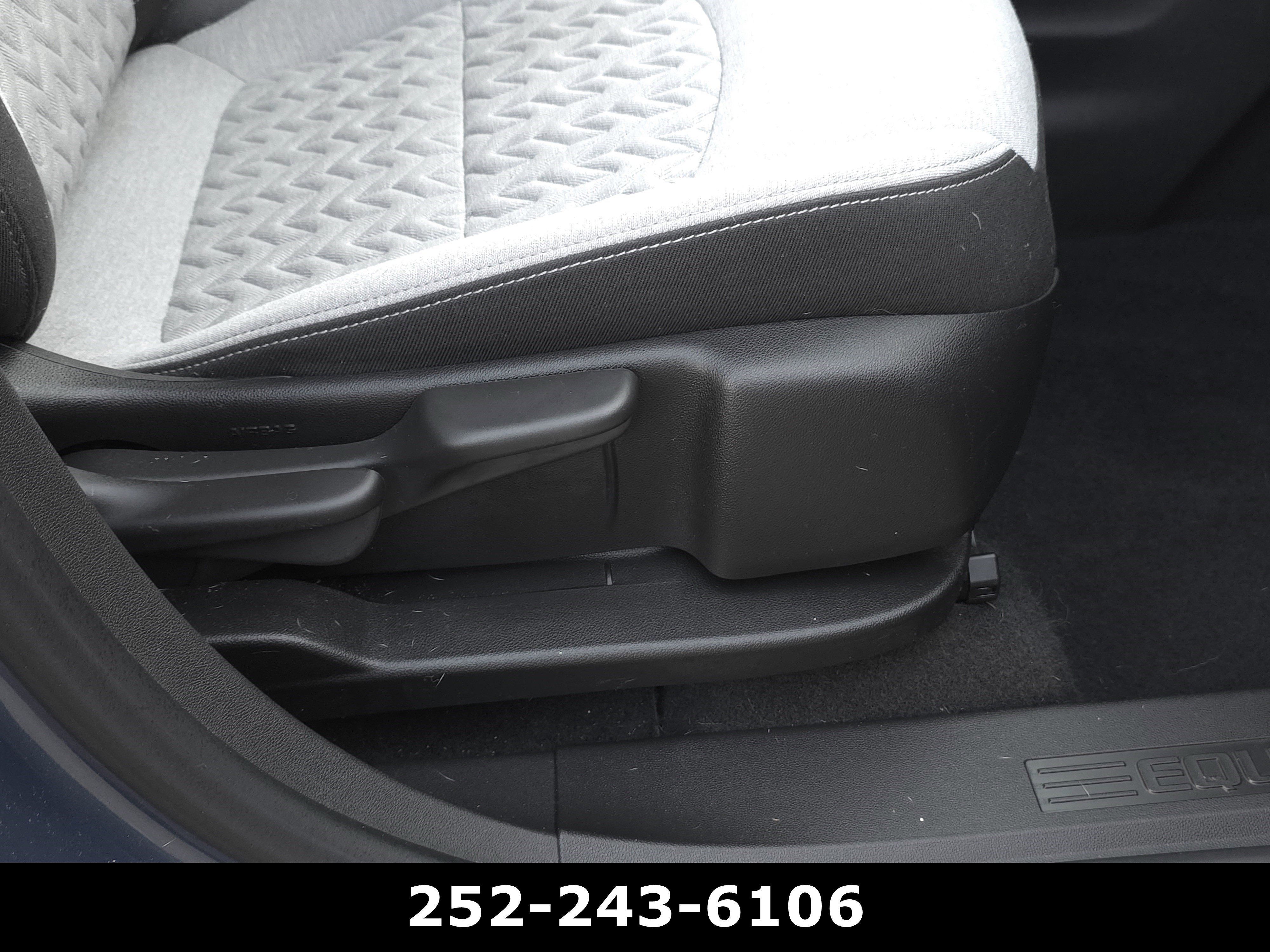 Used 2024 Chevrolet Equinox LS FWD image 35