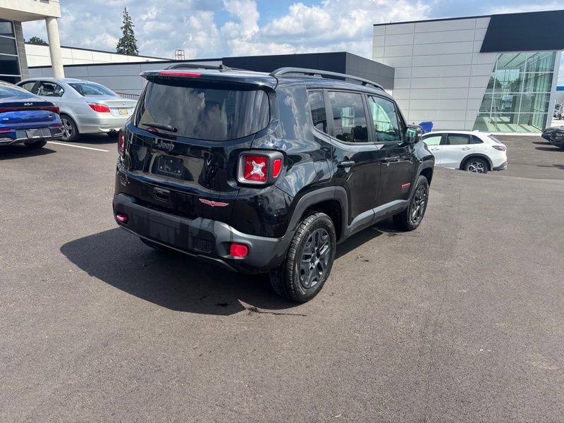 Used 2018 Jeep Renegade Trailhawk w/ UConnect 8.4 Nav Group AWD/4WD image 8