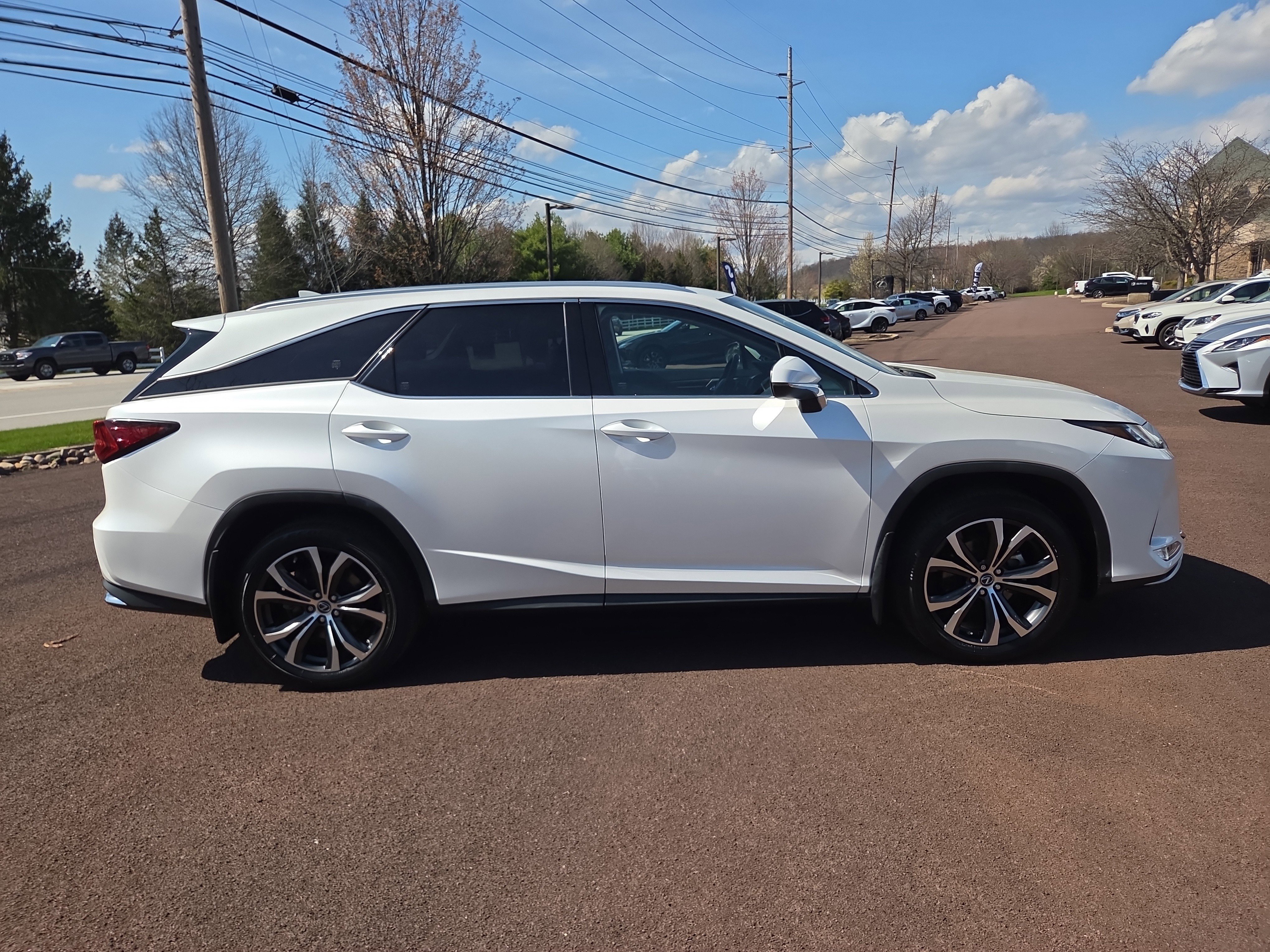 Certified 2022 Lexus RX 350L Premium w/ Premium Package image 2