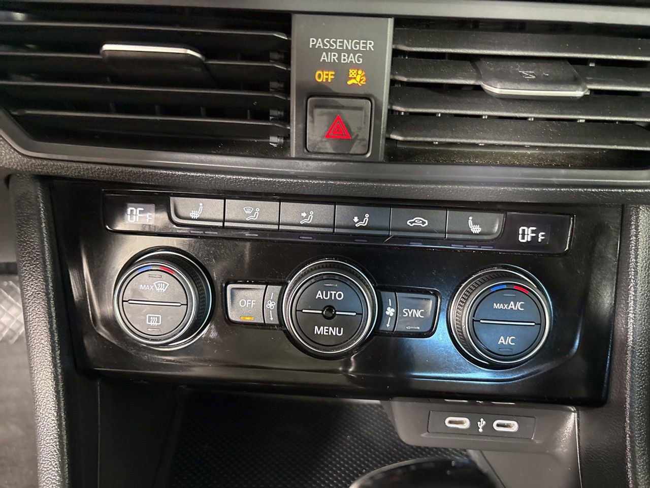 Used 2024 Volkswagen Jetta SE image 15