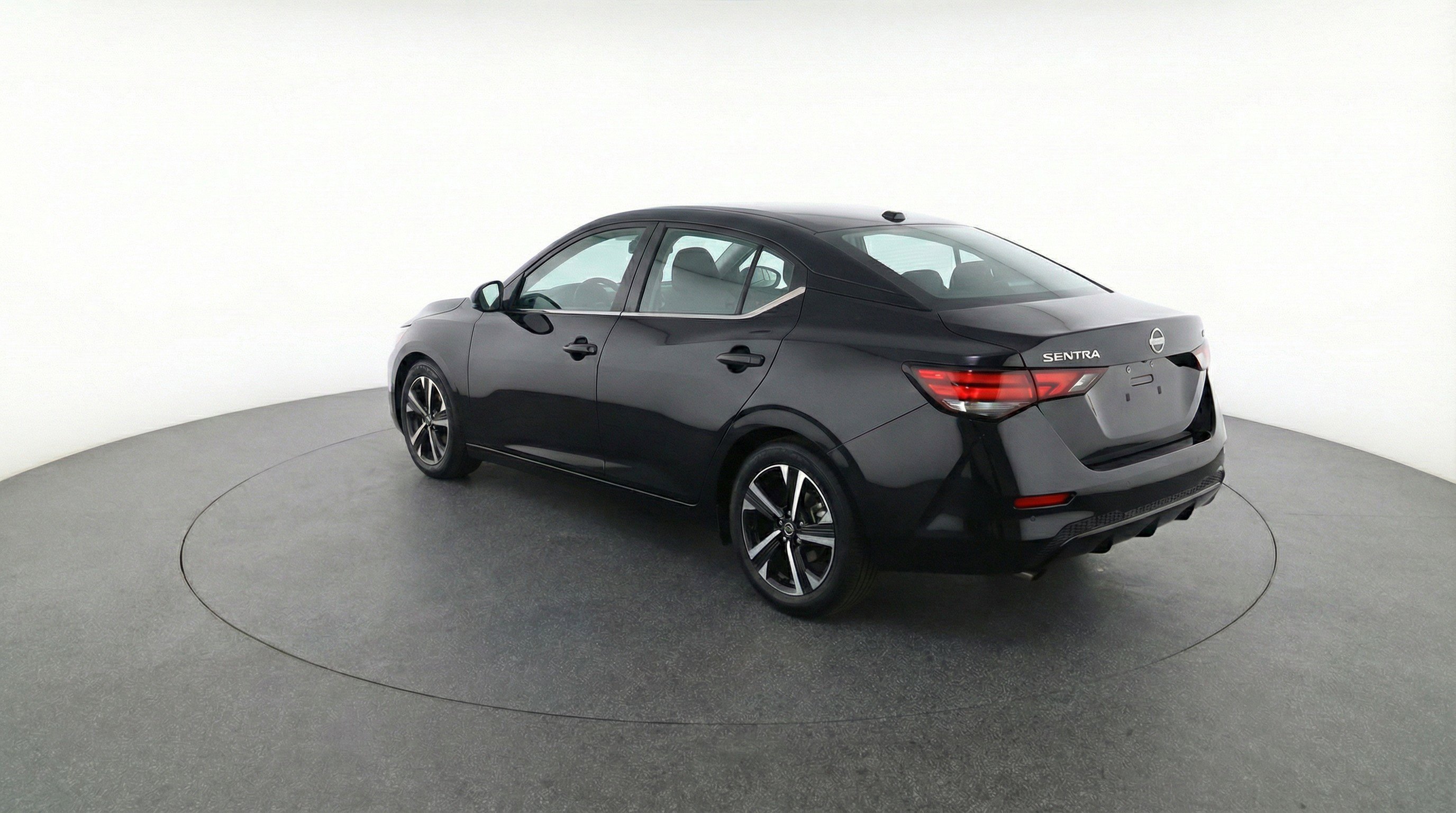 Used 2025 Nissan Sentra SV image 6