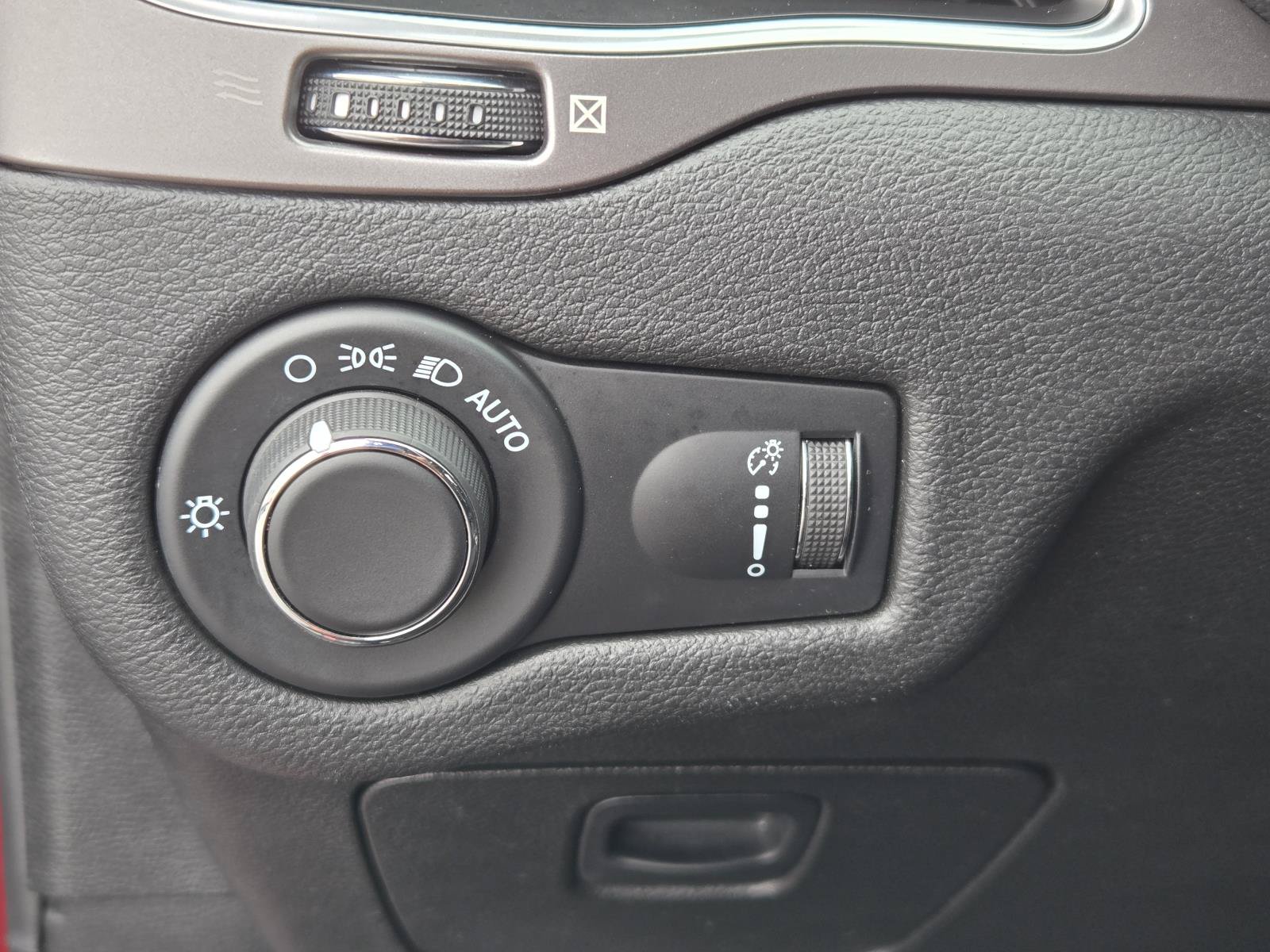 Certified 2021 Jeep Cherokee Latitude FWD image 16