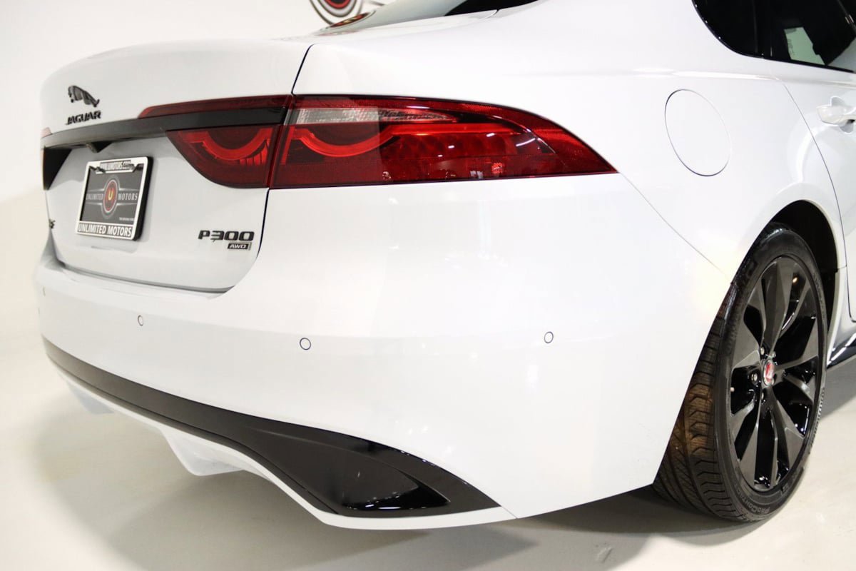 Used 2021 Jaguar XF R-Dynamic SE image 8