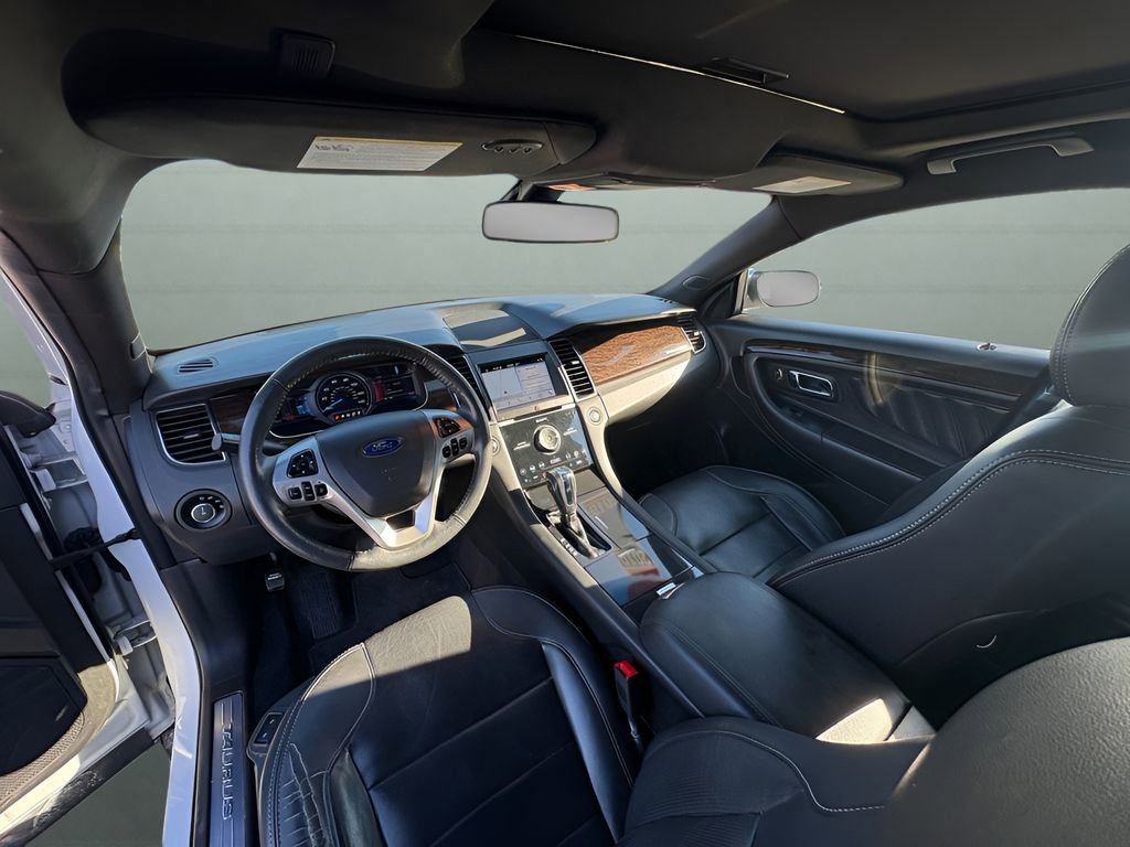 Used 2019 Ford Taurus Limited image 22