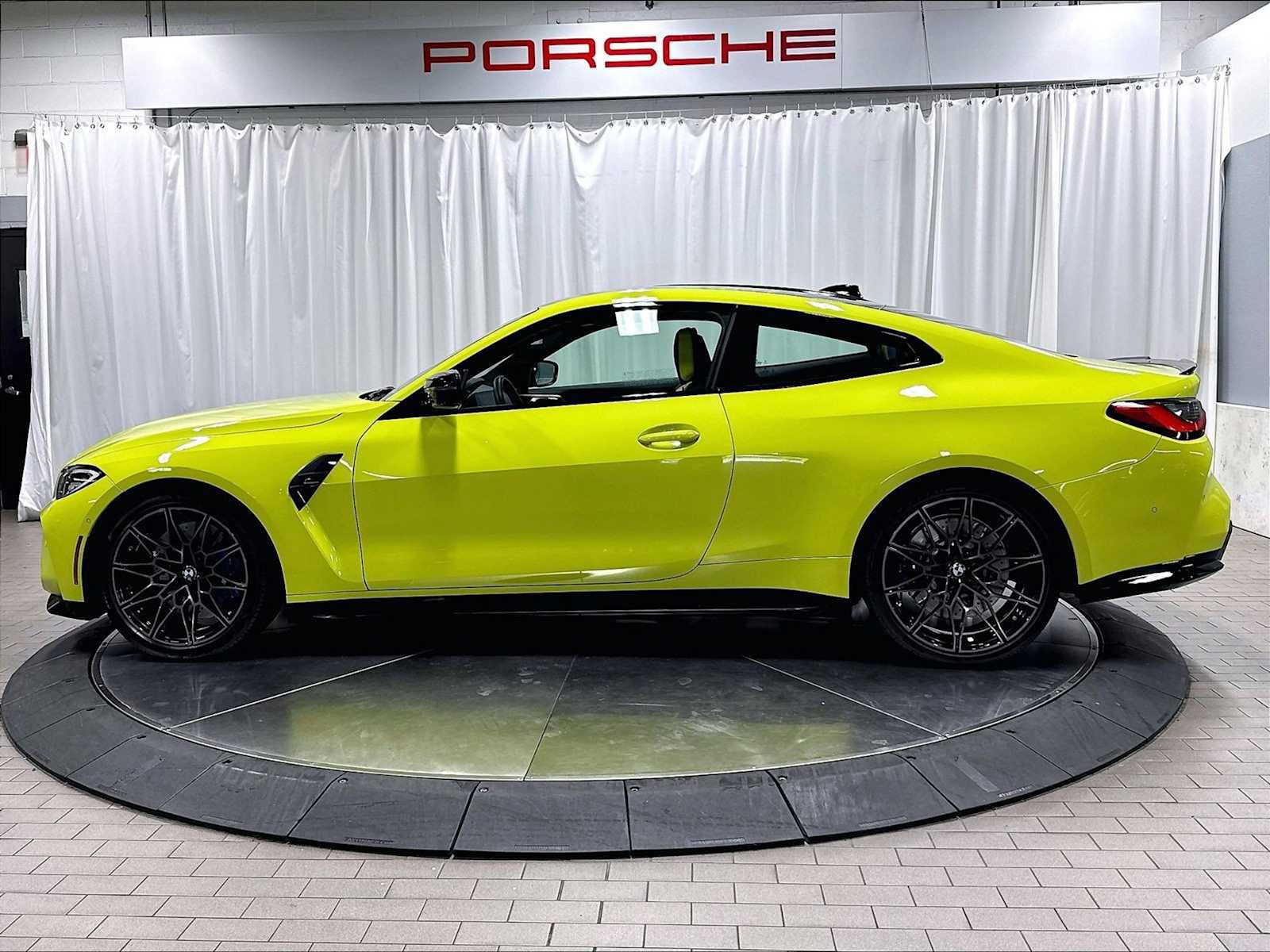 Used 2022 BMW M4 Competition w/ Executive Package RWD image 2