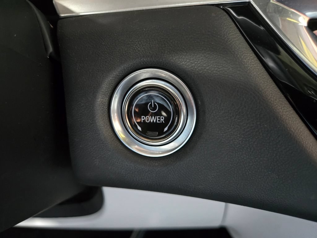 Used 2024 Cadillac Lyriq Luxury AWD/4WD image 18