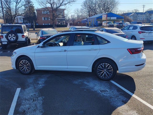 Used 2021 Volkswagen Jetta SE w/ SE Cold Weather Package image 10