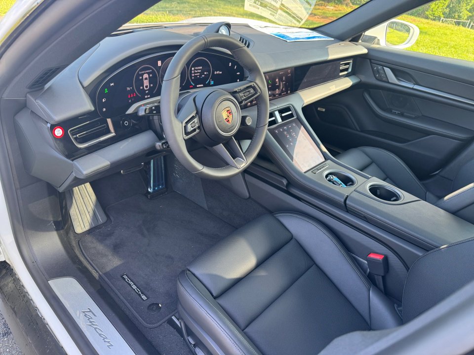 New 2025 Porsche Taycan image 4