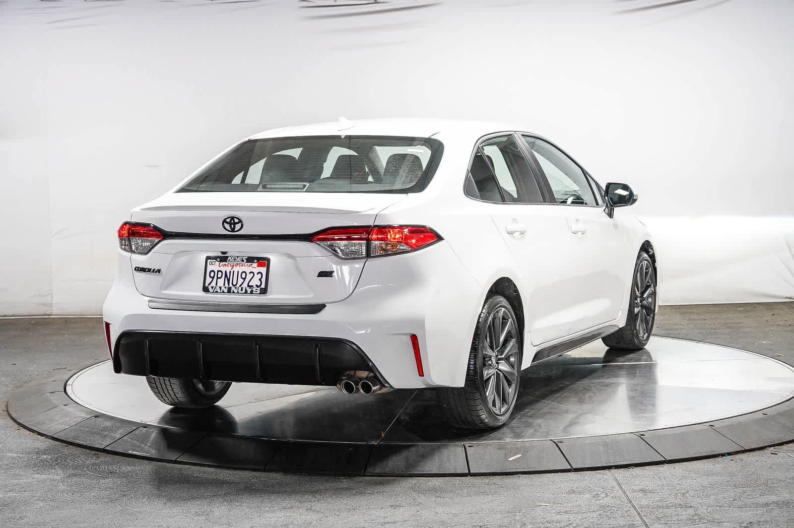 Used 2024 Toyota Corolla SE FWD image 4