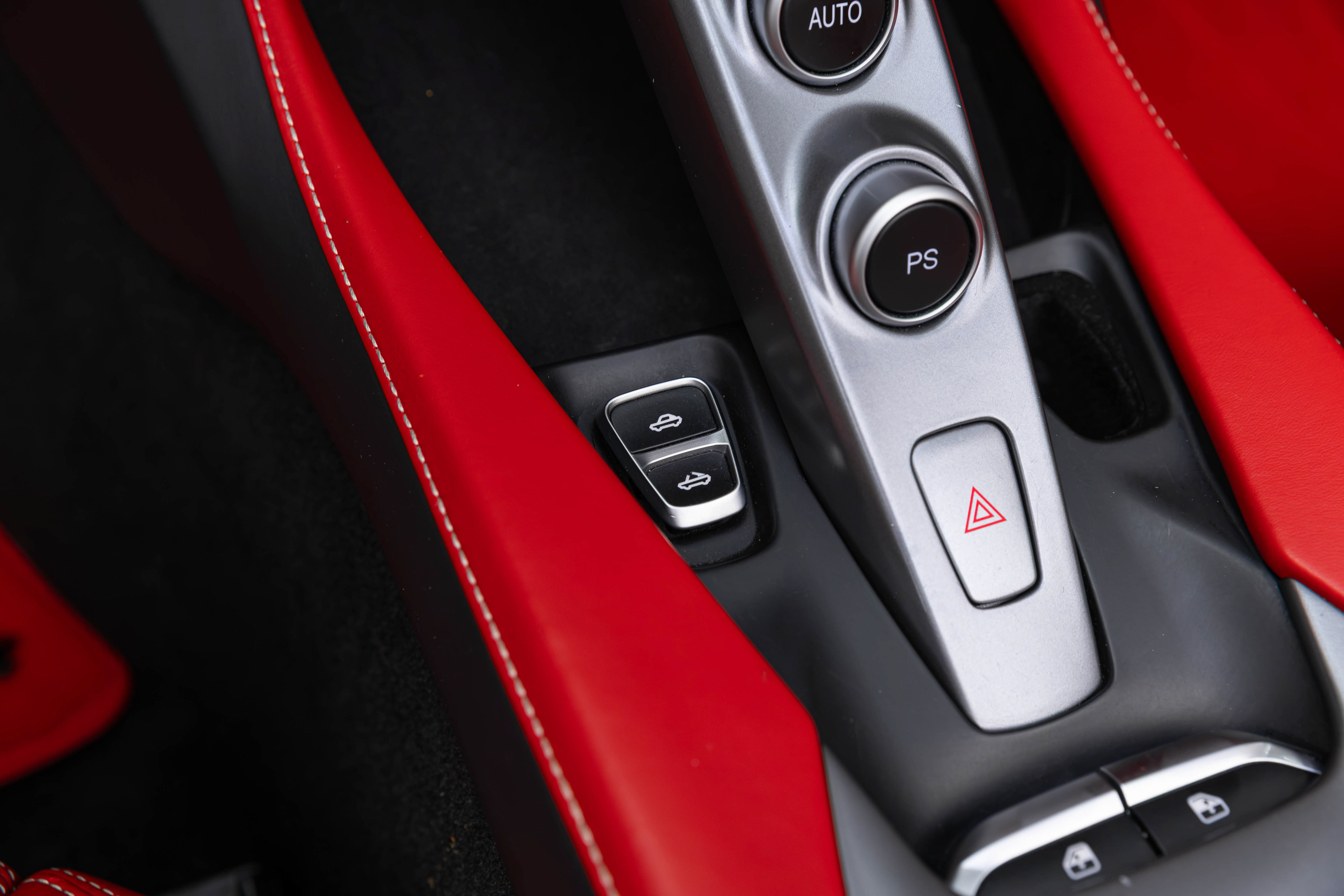 Certified 2019 Ferrari Portofino RWD image 37