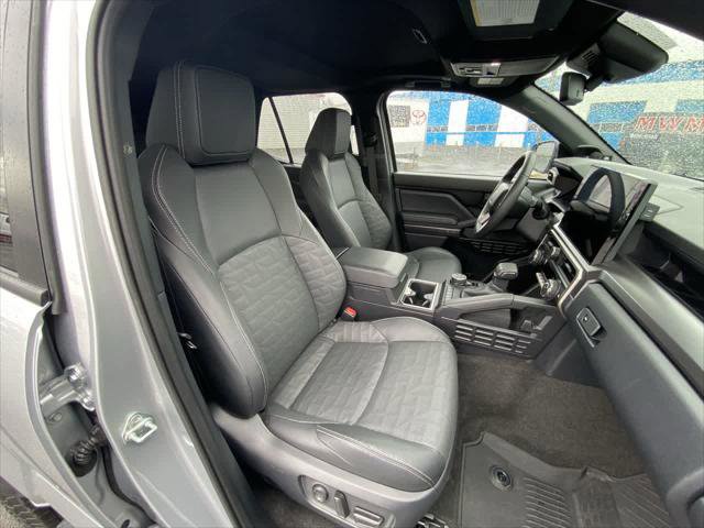 Certified 2025 Toyota 4Runner TRD Off-Road Premium image 24