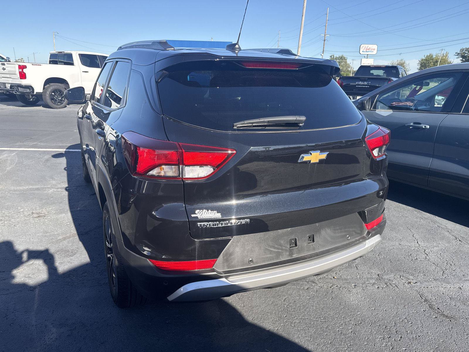 Used 2025 Chevrolet TrailBlazer LT w/ Driver Confidence Package FWD image 3