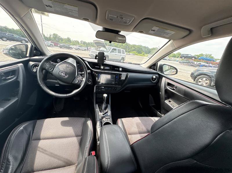 Used 2017 Toyota Corolla SE FWD image 4