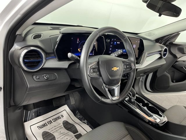 Used 2024 Chevrolet Trax LT w/ Driver Confidence Package FWD image 20