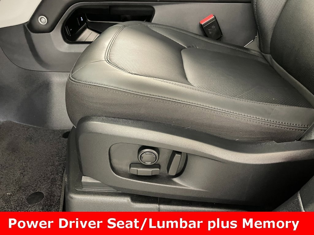 Used 2025 Land Rover Defender 110 S image 13