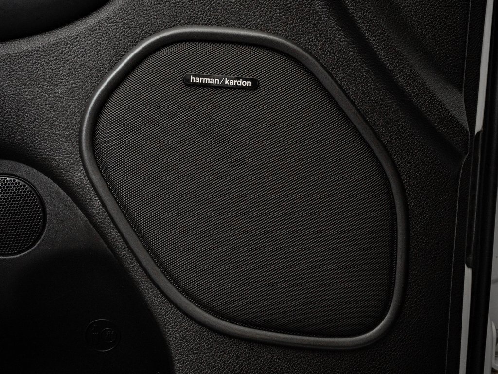 Used 2021 Dodge Durango SRT Hellcat w/ Technology Group image 28