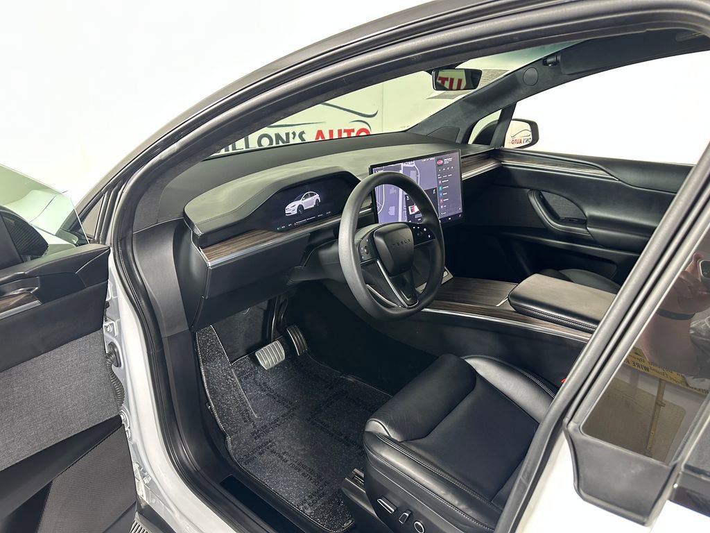 Used 2022 Tesla Model X Base image 18