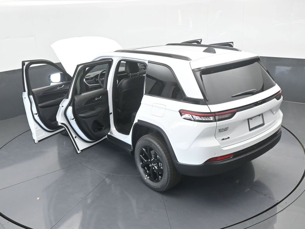 New 2025 Jeep Grand Cherokee Altitude image 61