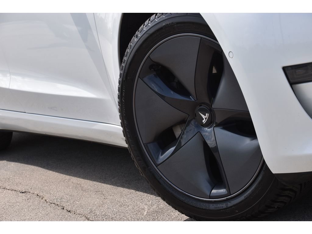 Used 2020 Tesla Model 3 Standard Range Plus image 10