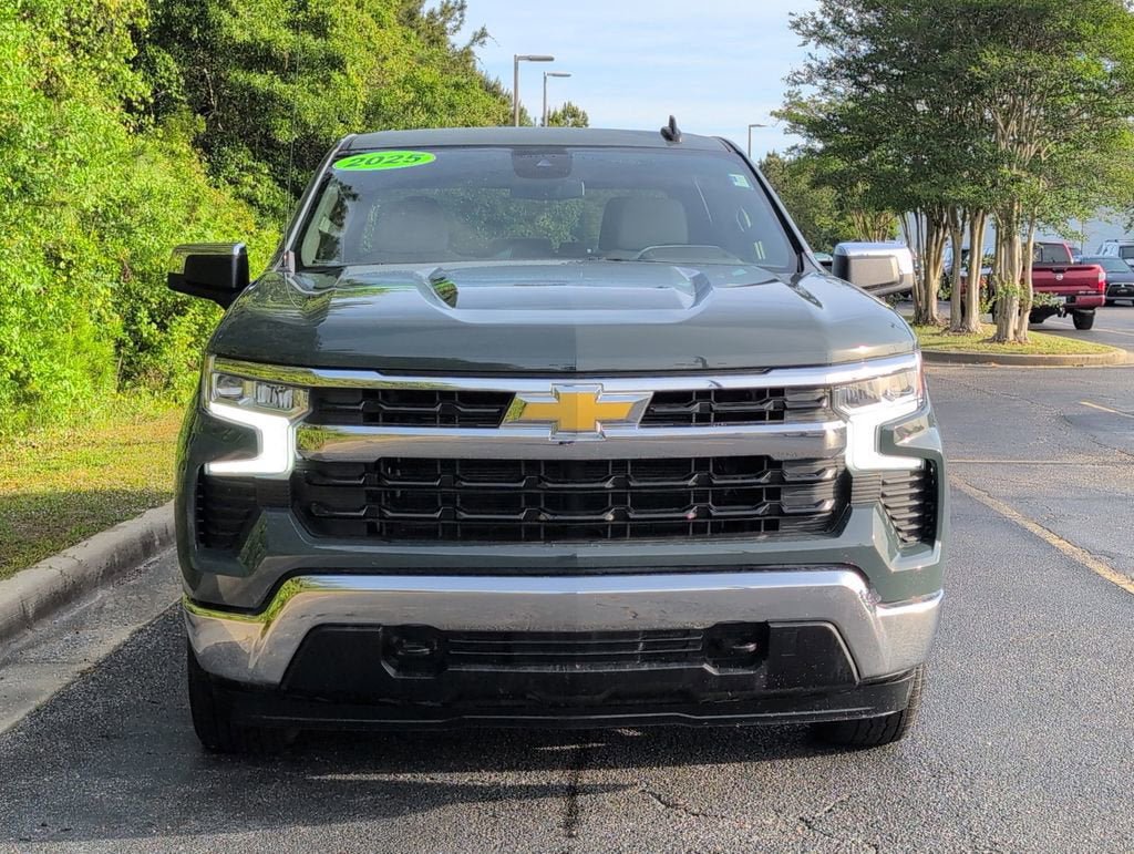 Used 2025 Chevrolet Silverado 1500 LT AWD/4WD image 9