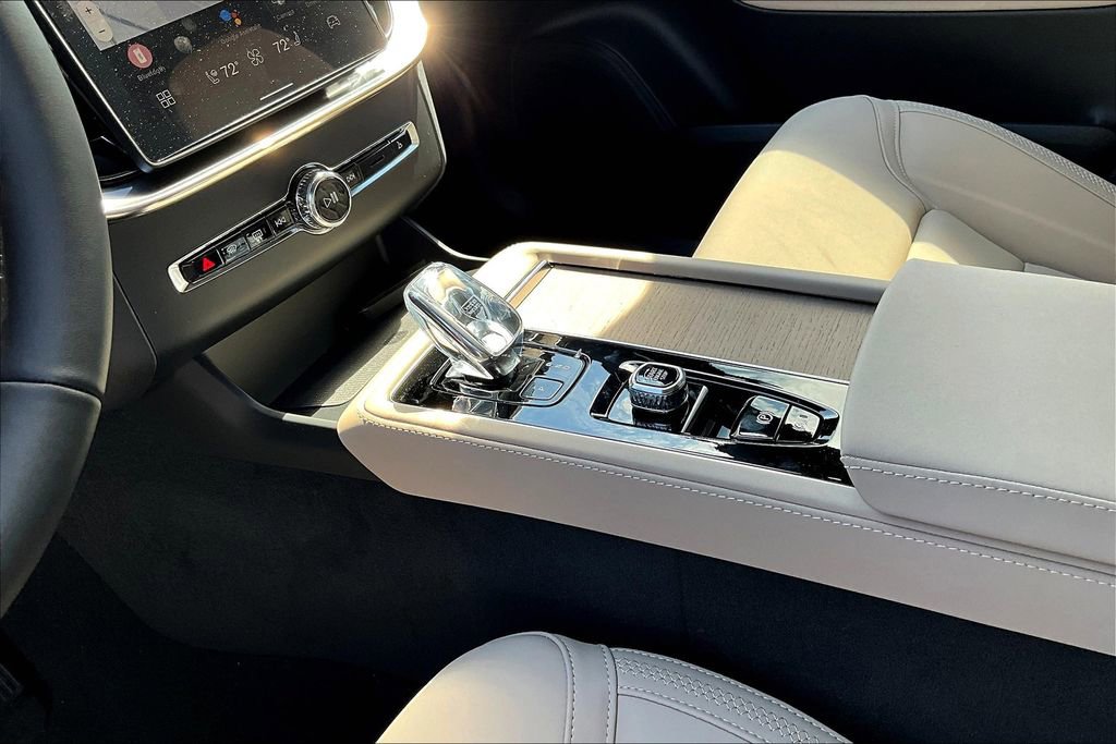 New 2026 Volvo XC90 B6 Plus w/ Protection Package Premier image 20