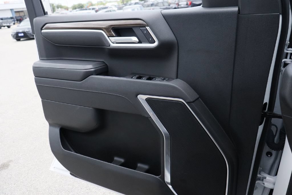 Used 2026 Chevrolet Silverado 1500 LT AWD/4WD image 13