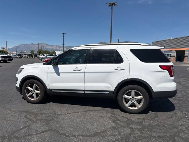 Used 2017 Ford Explorer XLT AWD/4WD image 14