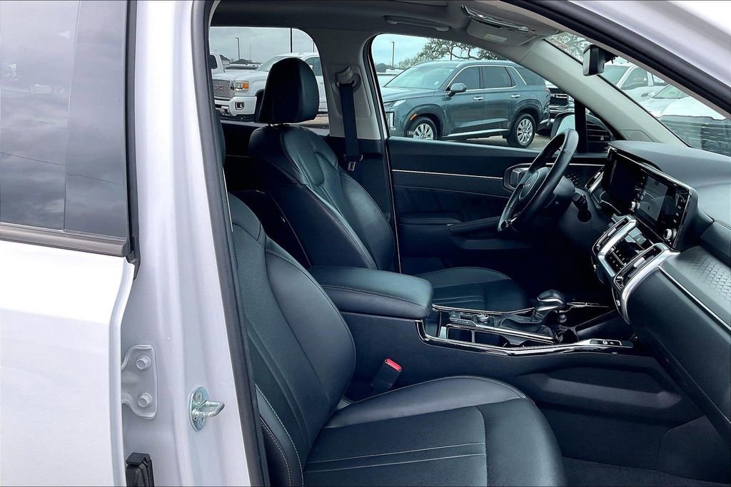 Used 2023 Kia Sorento SX image 30