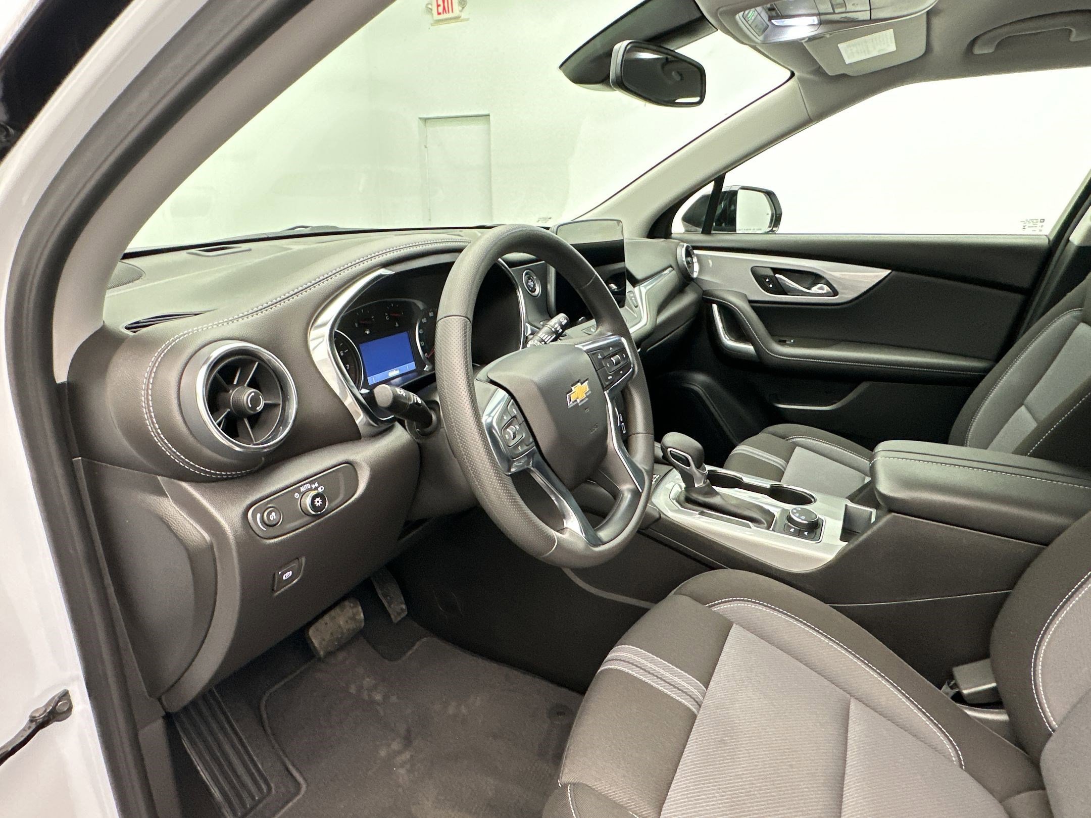 Certified 2025 Chevrolet Blazer LT w/ Convenience Package image 21