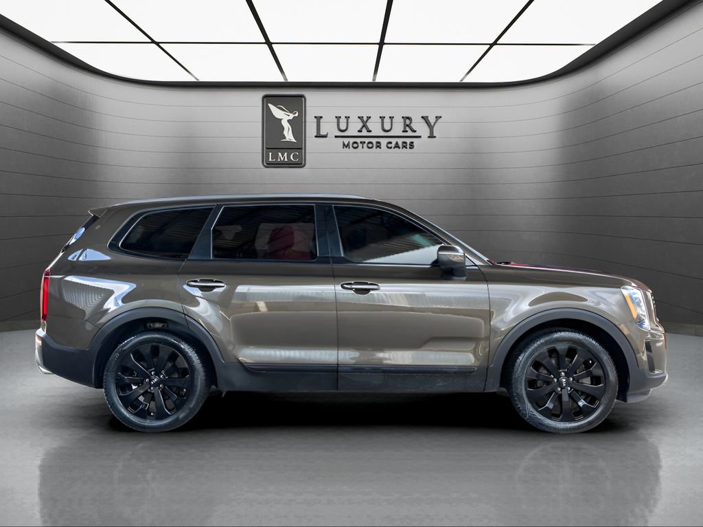 Used 2020 Kia Telluride S w/ S 8 Passenger Seating Package AWD/4WD image 9