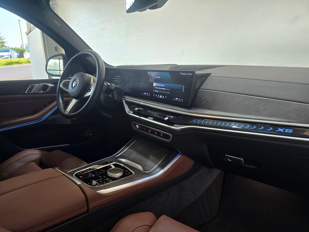 Used 2026 BMW X5 xDrive50e w/ M Sport Package AWD/4WD image 32